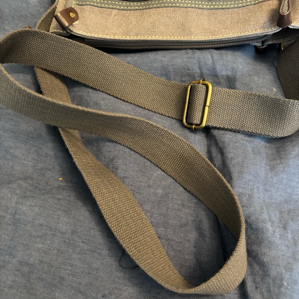 Cargoit Hailey Crossbody - Grey - Picture 4 of 9